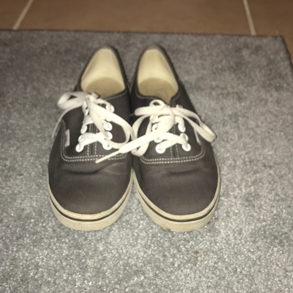 Vans - Picture 3 of 4